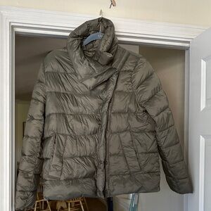 Tahari green Puffer Coat